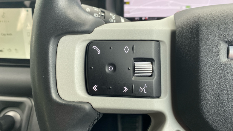 Land Rover Defender 3.0 D250 X-Dynamic SE 90 3dr Auto Diesel Estate